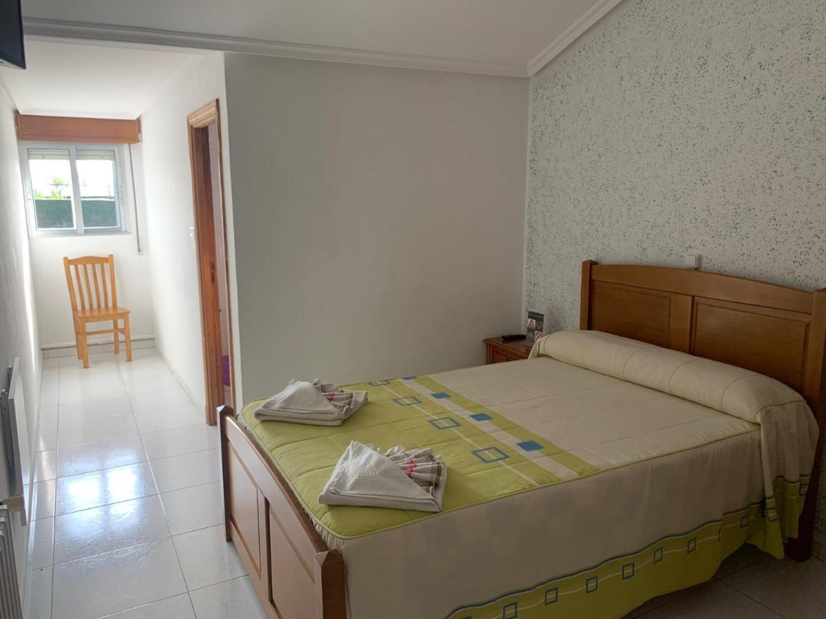 Hostal Sequeiros San Ciprian de Vinas Luaran gambar