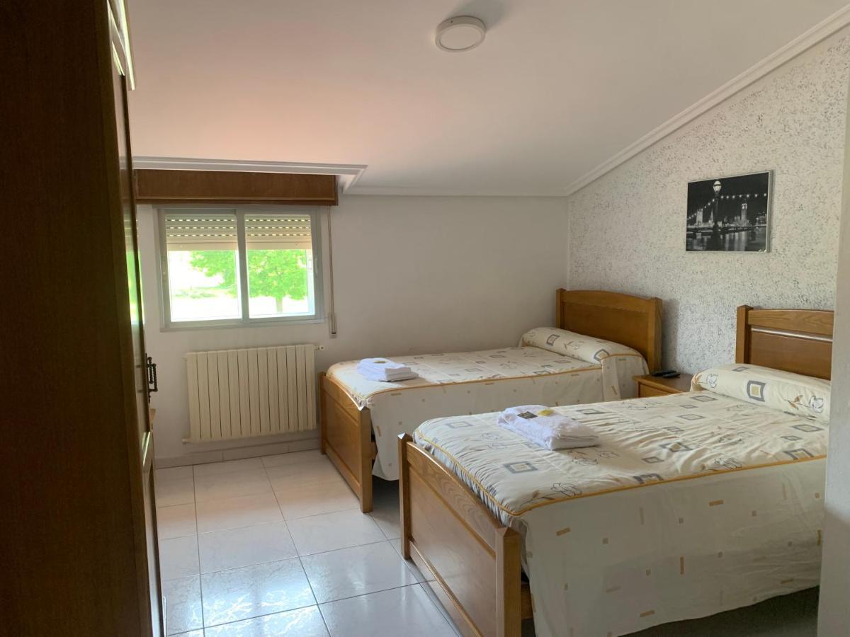 Hostal Sequeiros San Ciprian de Vinas Luaran gambar