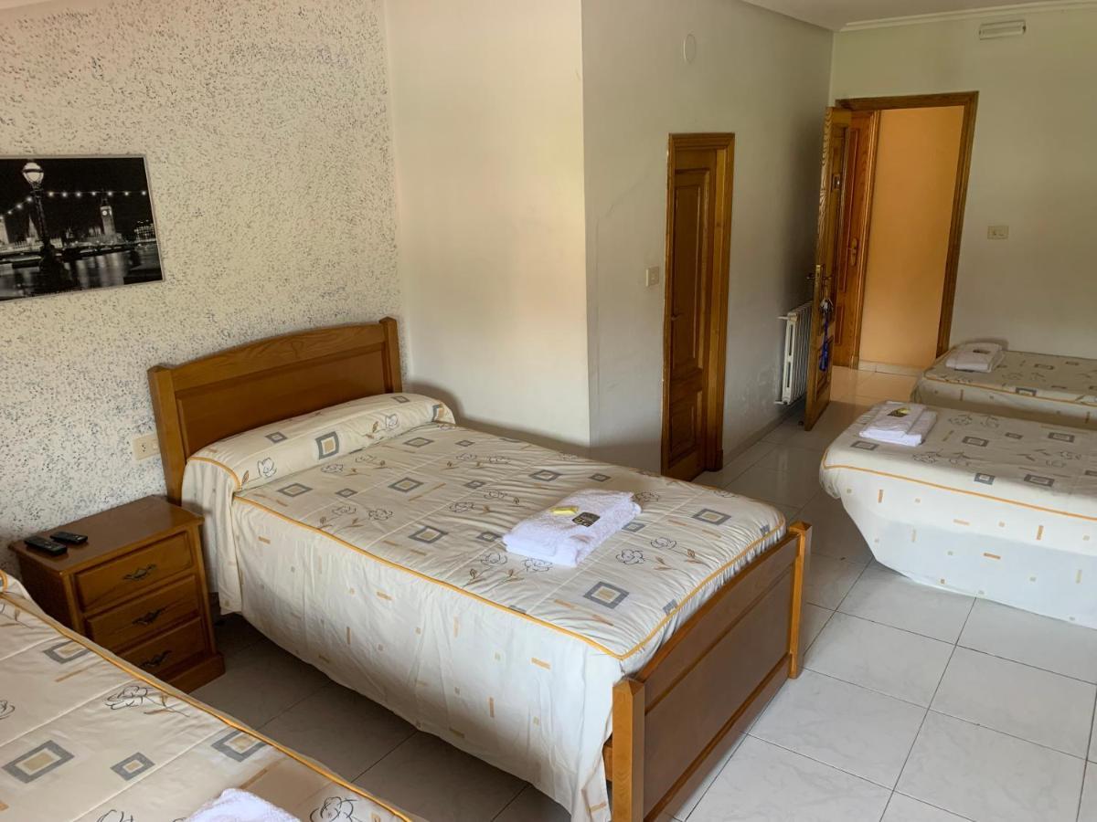 Hostal Sequeiros San Ciprian de Vinas Luaran gambar
