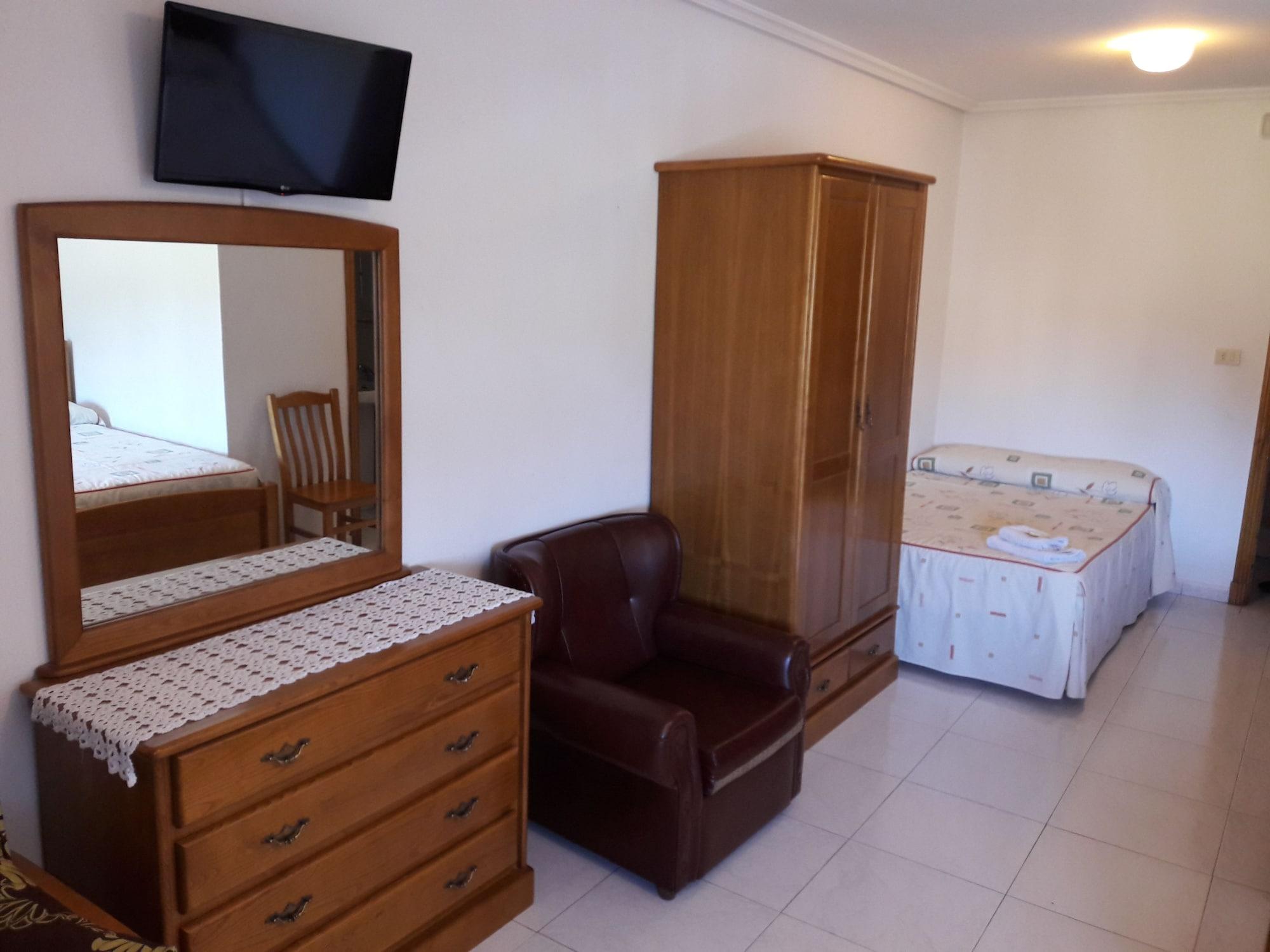 Hostal Sequeiros San Ciprian de Vinas Luaran gambar