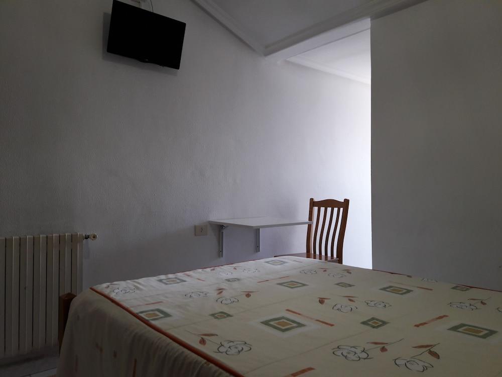 Hostal Sequeiros San Ciprian de Vinas Luaran gambar