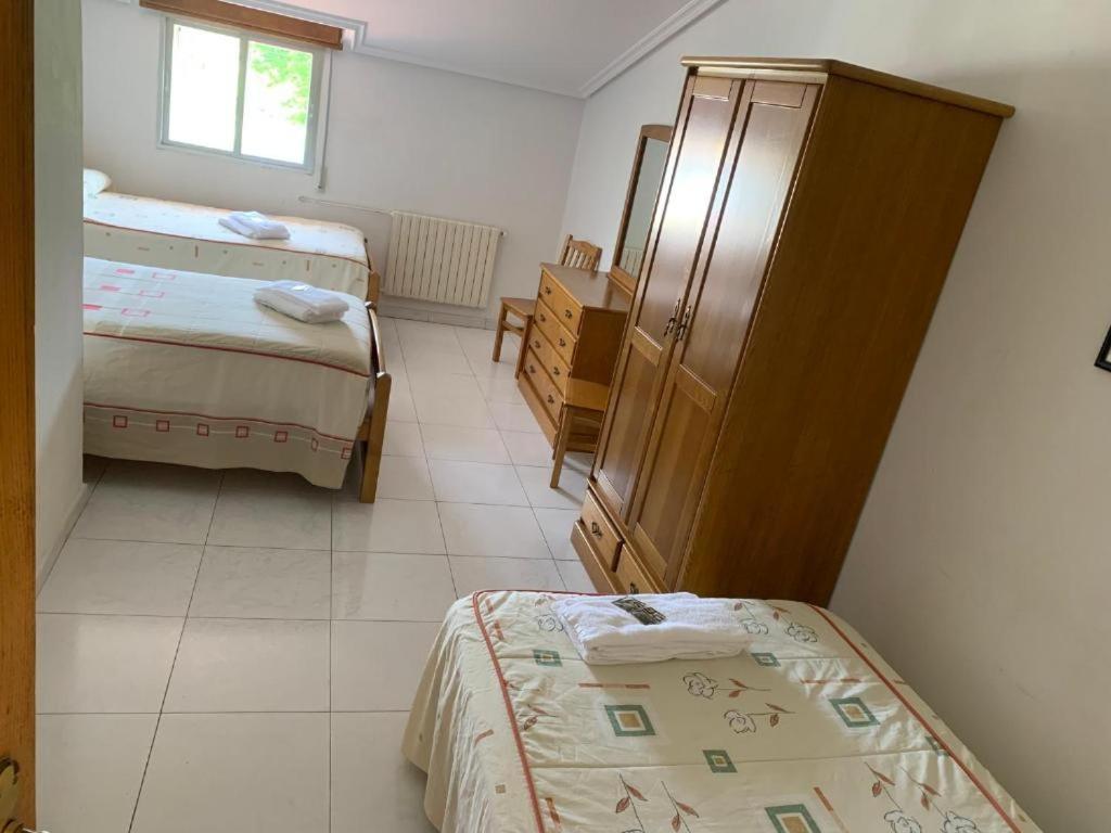 Hostal Sequeiros San Ciprian de Vinas Luaran gambar