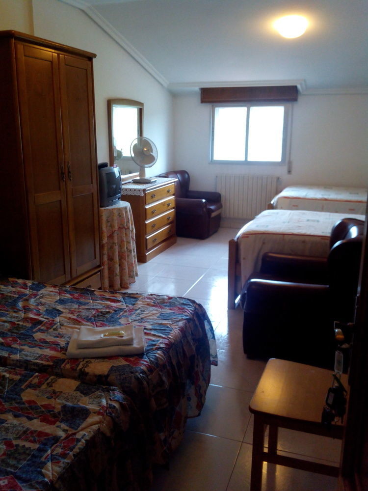 Hostal Sequeiros San Ciprian de Vinas Luaran gambar